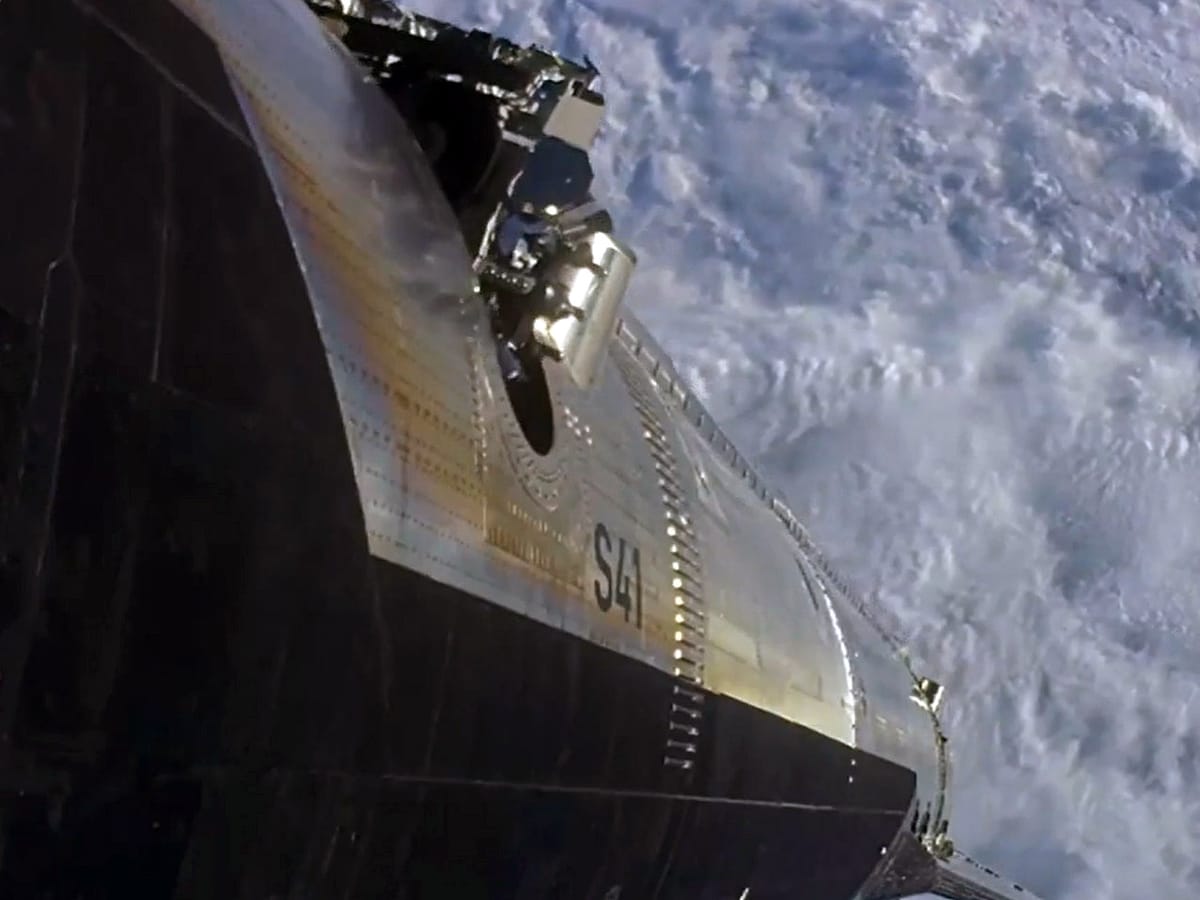 SpaceX Starship Reaches Orbit in Historic Flight, Deploys 26 Starlink V3 Satellites