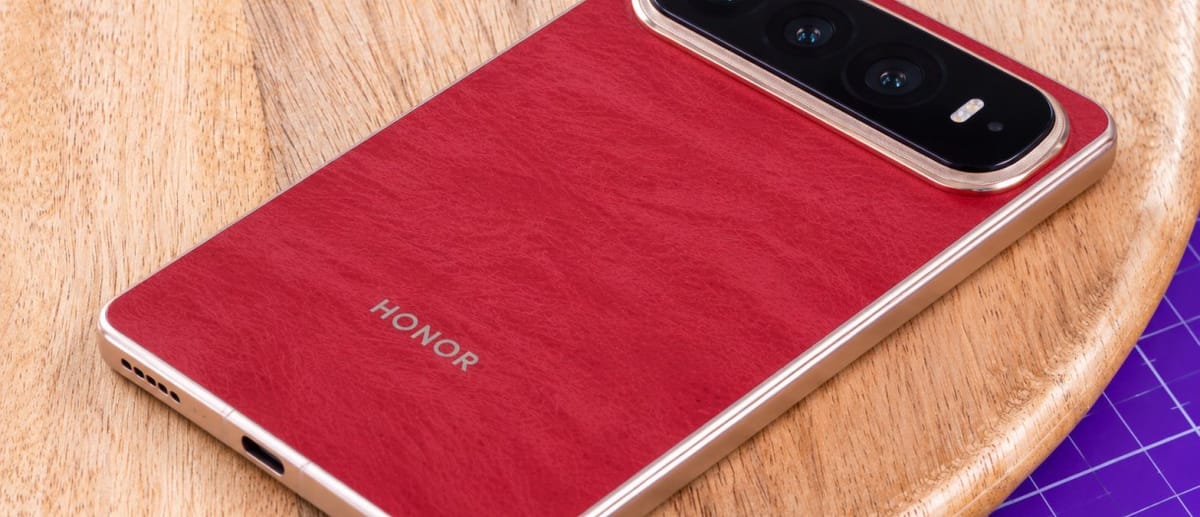 Honor Wide Foldable Phone Rumored for January With 7.6-Inch Display and 7,000mAh Battery
